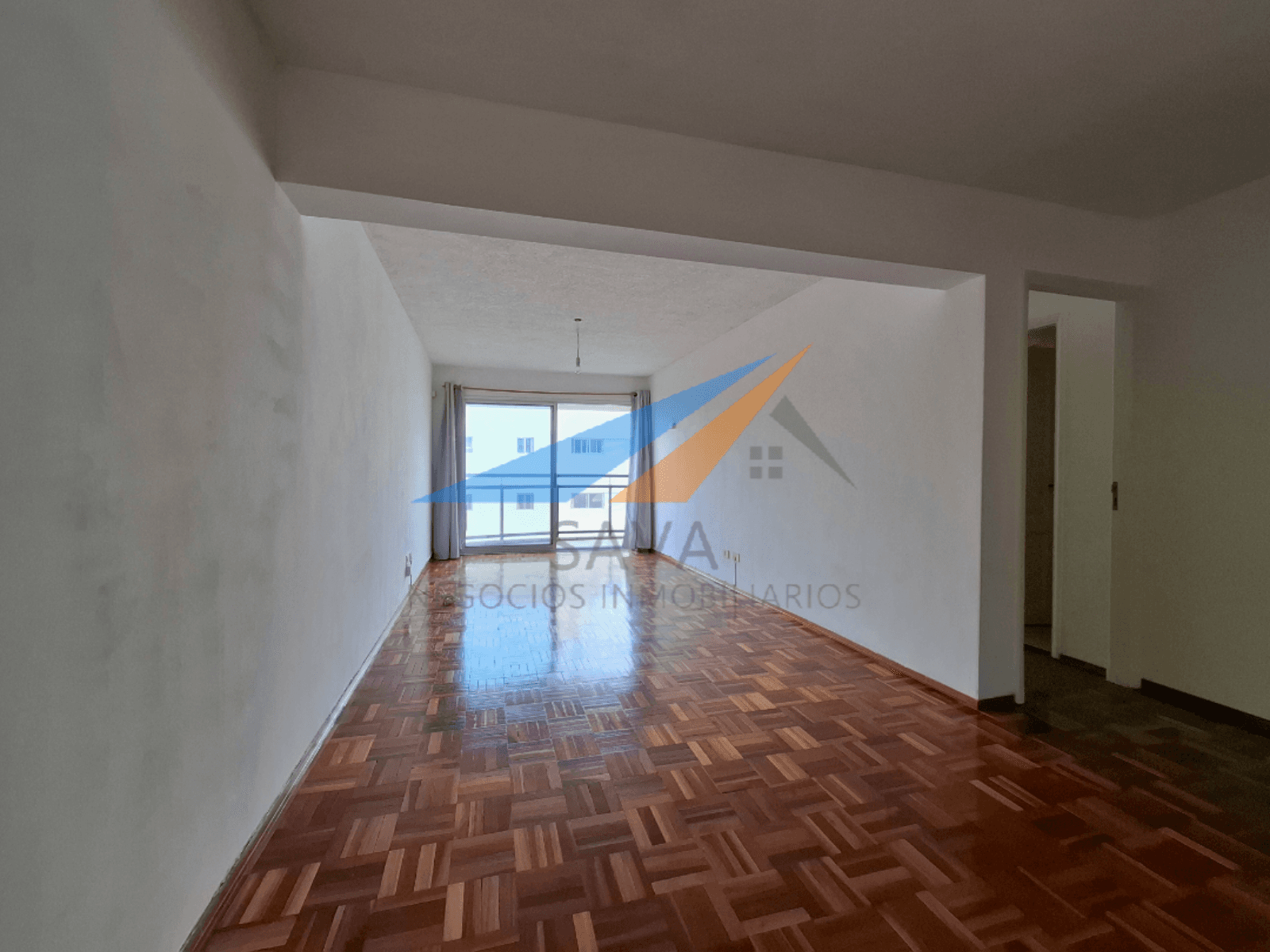 Alquiler Apartamento 1 Dormitorio en Villa Biarritz! Piso Alto. Balcón al Frente!