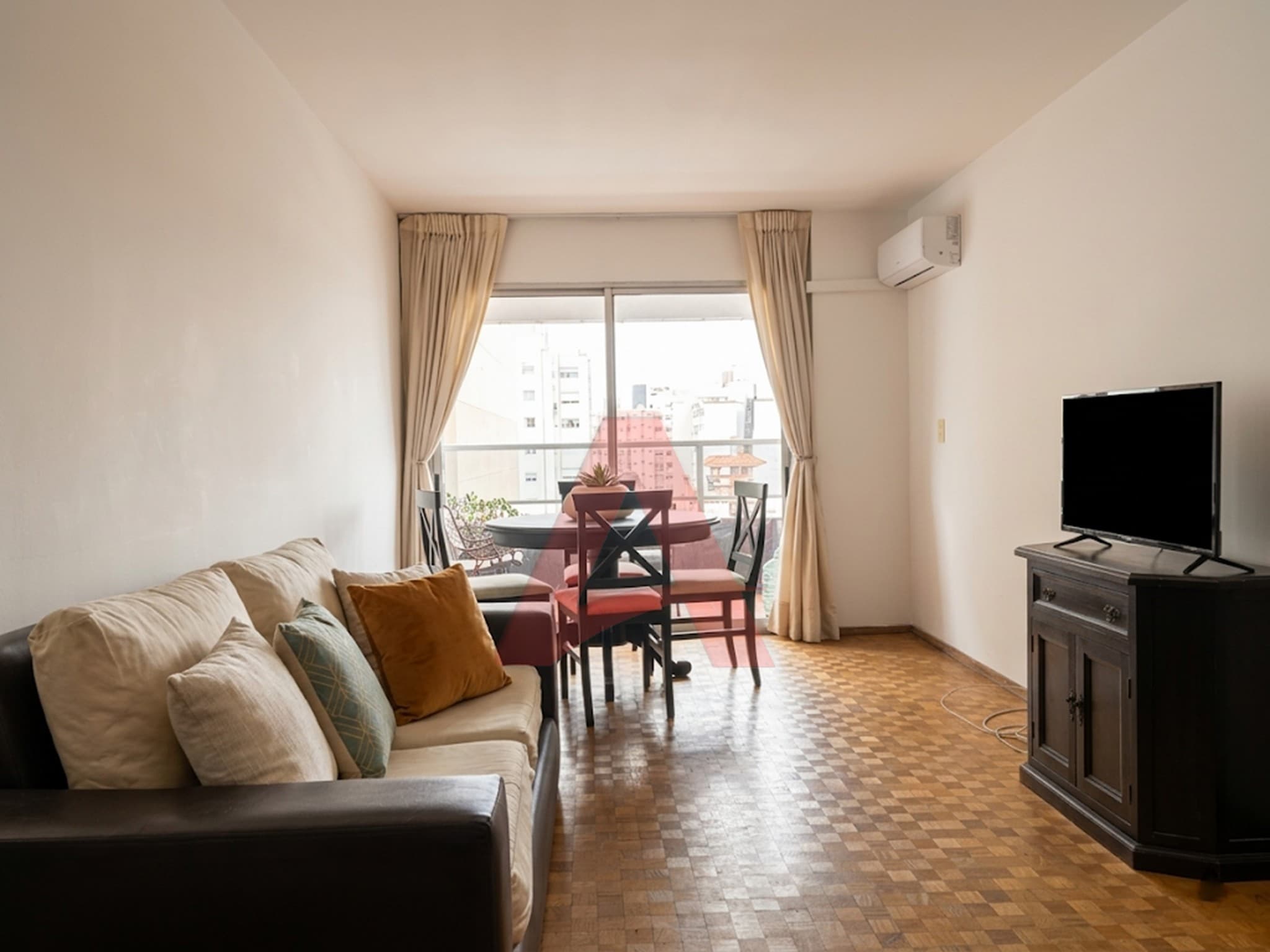 PUNTA CARRETAS A PASOS DEL MAR – ALQUILER APARTAMENTO DE 1 DORMTIORIO CON MUEBLES